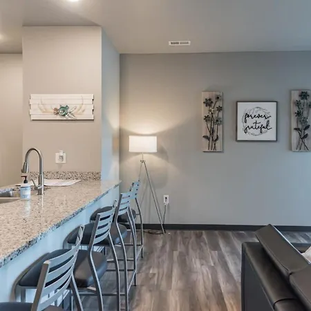 Spacious 2Br Suite Plus Patio Near Iowa State Ames Extérieur photo