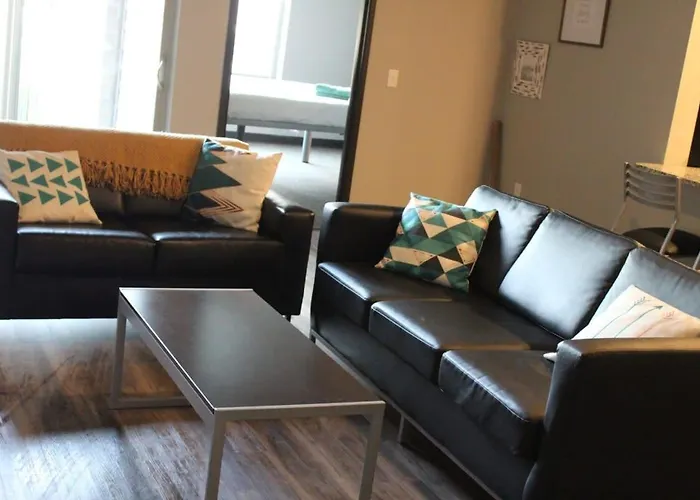 Spacious 2Br Suite Plus Patio Near Iowa State